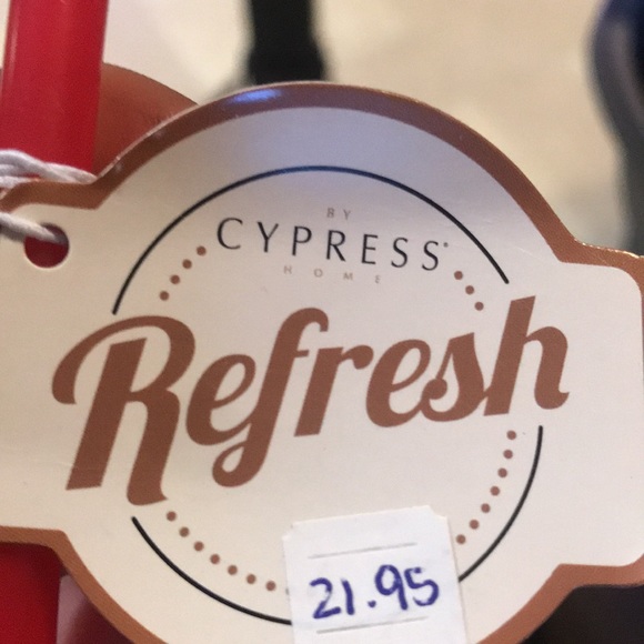 Refresh with these 22oz Acrylic sequin tumblers. - Picture 2 of 3